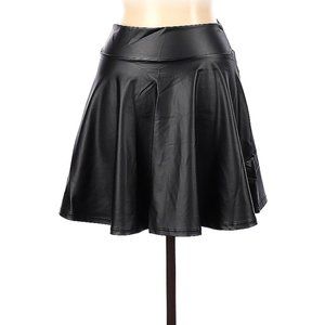 NWT Love 83 Size Large Pleather Skirt